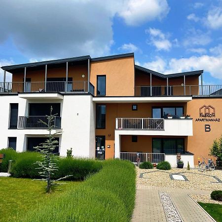 Paskom Apartmanhaz Nyergesujfalu Ngoại thất bức ảnh