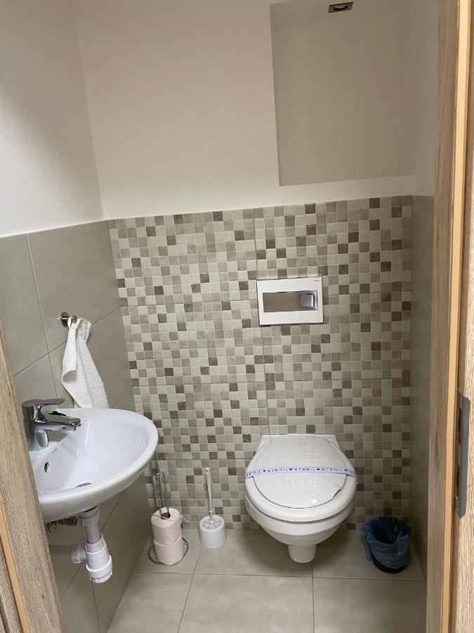 Paskom Apartmanhaz Nyergesujfalu Ngoại thất bức ảnh